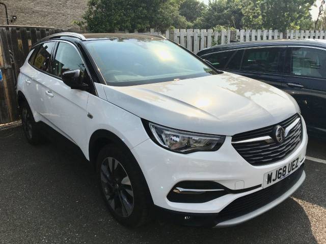 Vauxhall Grandland X 1.2 Turbo Sport Nav 5dr Hatchback Petrol White
