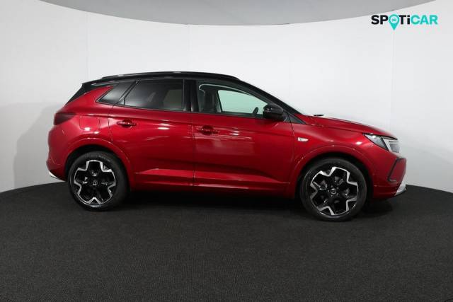 Vauxhall Grandland 1.2 GRANDLAND ULTIMATE TURBO Hatchback Petrol Red