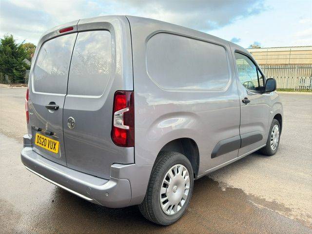 2020 Vauxhall Combo Cargo 2300 1.5 Turbo D 100ps H1 Sportive Van