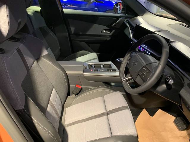 2025 Vauxhall Grandland 1.2 Hybrid [136] Ultimate 5dr e-DCT6 [Pan Roof]
